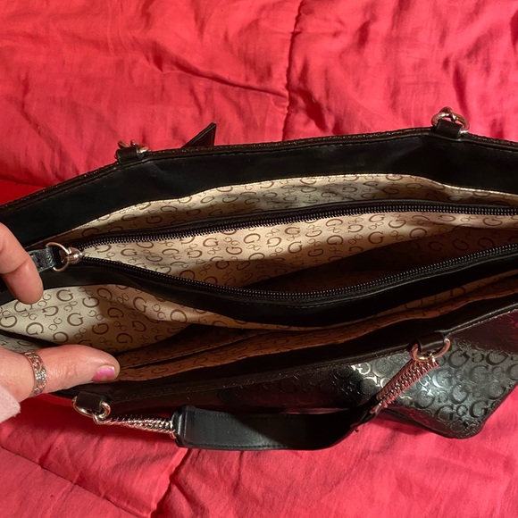 Guess Tote purse - Picture 10 of 11